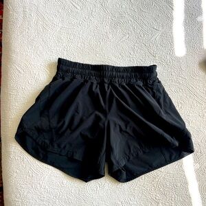 Lululemon Women’s Size 8 Black Athletic Shorts 4” Inseam Workout Running